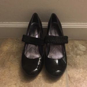 Black heels used but good condition